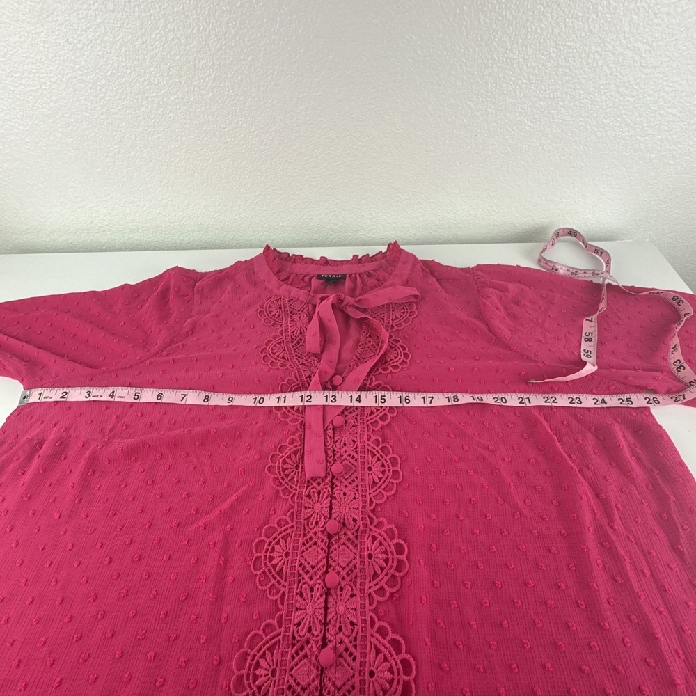 Torrid Chiffon Clip Dot Ruffle Neck Tie Blouse Pink Peacock Swiss Dot Size 1 - Picture 4 of 9